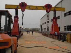 专业租赁服务 为工厂搬迁提供设备吊装与移位解决方案